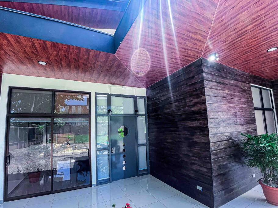Hector House Villa อูวีตา ภายนอก รูปภาพ