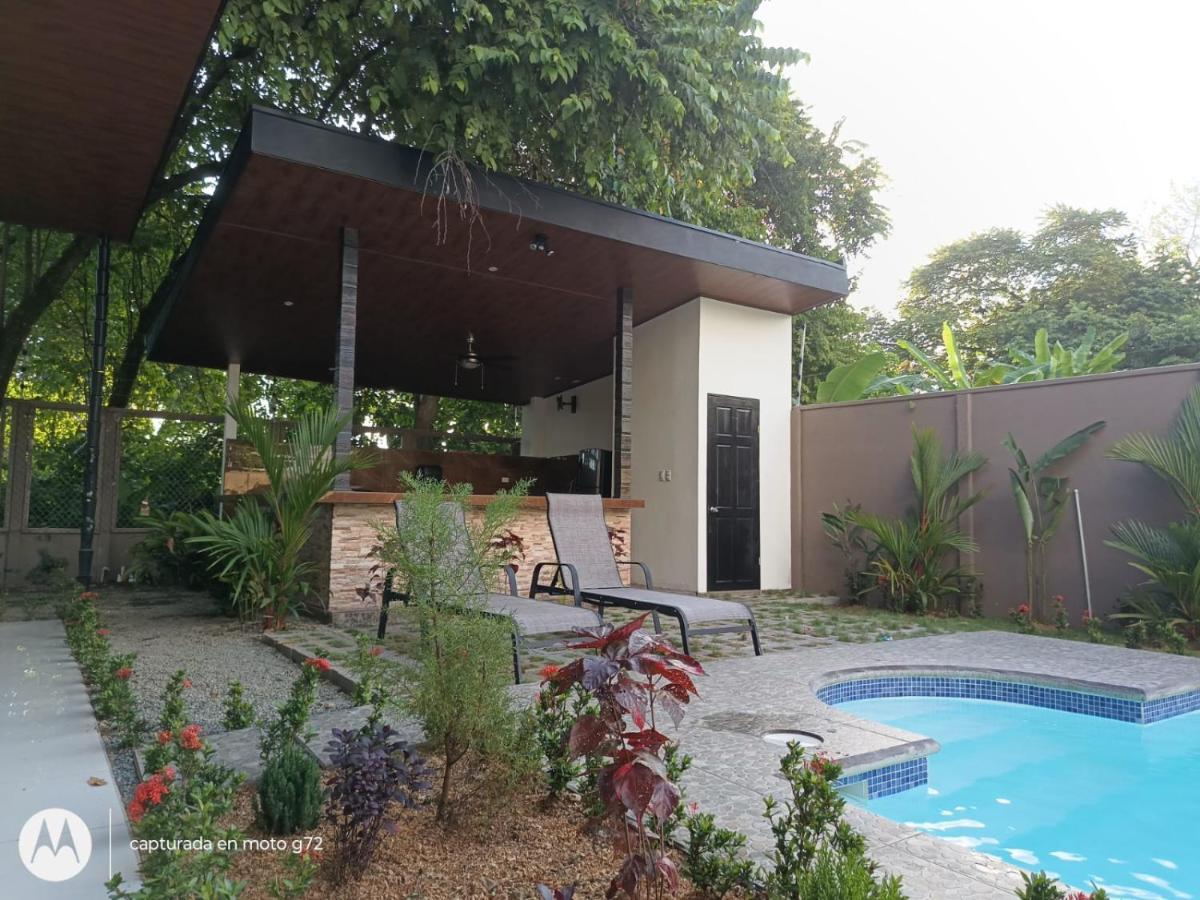 Hector House Villa อูวีตา ภายนอก รูปภาพ