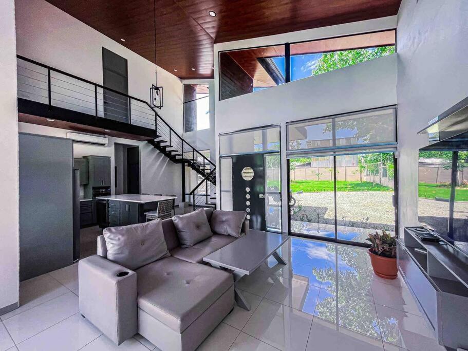 Hector House Villa อูวีตา ภายนอก รูปภาพ
