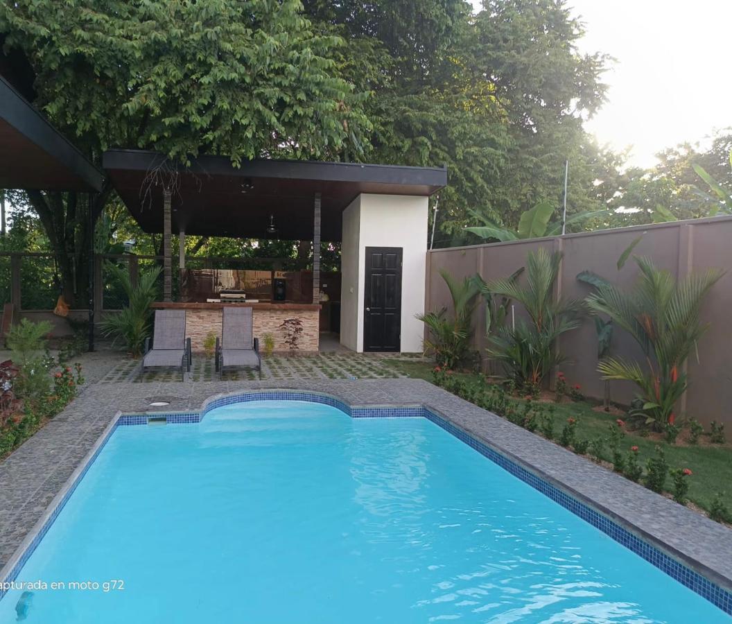 Hector House Villa อูวีตา ภายนอก รูปภาพ