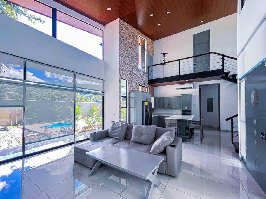 Hector House Villa อูวีตา ภายนอก รูปภาพ
