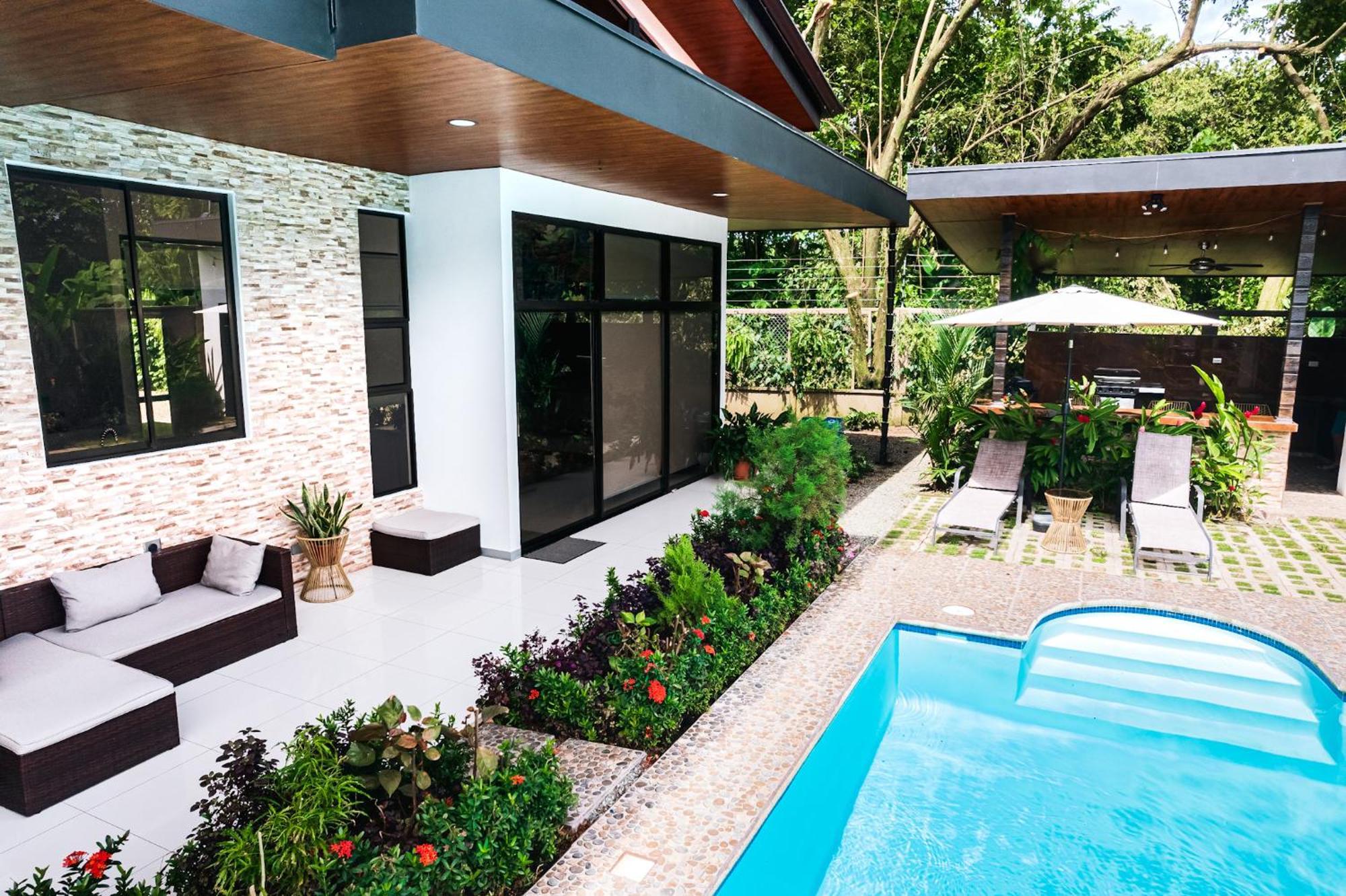 Hector House Villa อูวีตา ภายนอก รูปภาพ